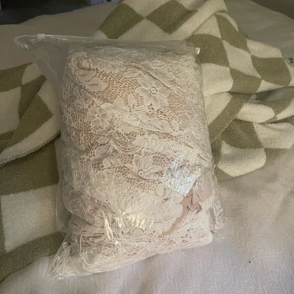 Brand New Dorris Wedding dress - BOHO Beach vibes - Picture 5 of 5